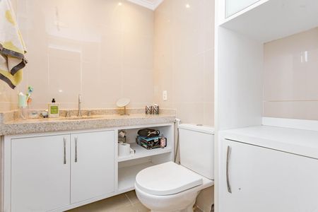 Apartamento à venda com 144m², 3 quartos e 3 vagasBanheiro da Suíte 1