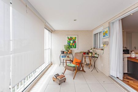 Varanda de apartamento à venda com 3 quartos, 144m² em Vila Gumercindo, São Paulo