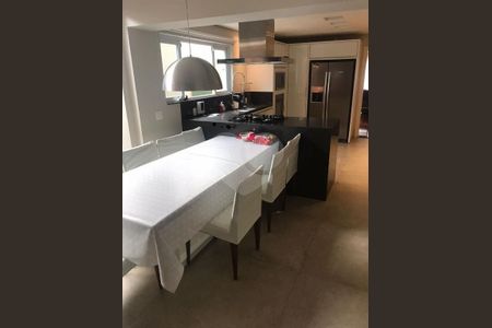 Casa à venda com 4 quartos, 150m² em Jardim Aeroporto, São Paulo