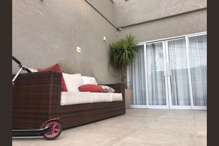Casa à venda com 4 quartos, 150m² em Jardim Aeroporto, São Paulo