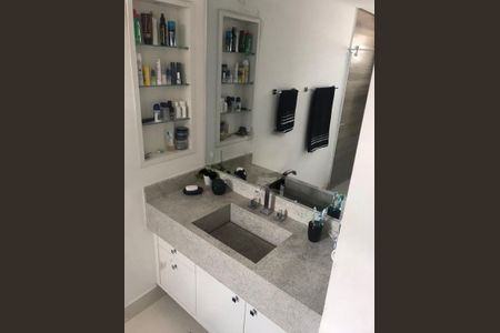 Casa à venda com 4 quartos, 150m² em Jardim Aeroporto, São Paulo
