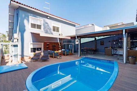 Casa à venda com 360m², 3 quartos e 4 vagas