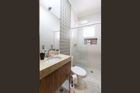 Casa à venda com 107m², 3 quartos e 2 vagas Casa à venda com 107m², 3 quartos e 2 vagasBanheiro