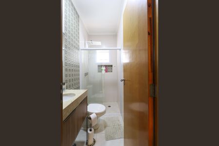 Casa à venda com 107m², 3 quartos e 2 vagas Casa à venda com 107m², 3 quartos e 2 vagasBanheiro