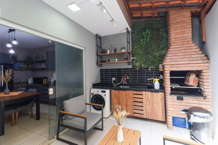 Casa à venda com 107m², 3 quartos e 2 vagas Casa à venda com 107m², 3 quartos e 2 vagasÁrea comum