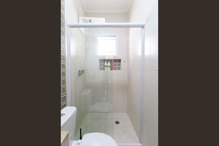 Casa à venda com 107m², 3 quartos e 2 vagas Casa à venda com 107m², 3 quartos e 2 vagasBanheiro