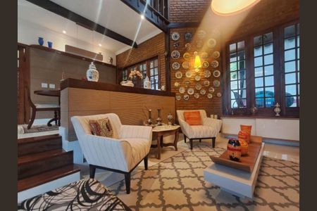 Casa à venda com 3 quartos, 318m² em Piratininga, Niterói