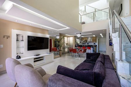 Casa à venda com 5 quartos, 252m² em Camboinhas, Niterói