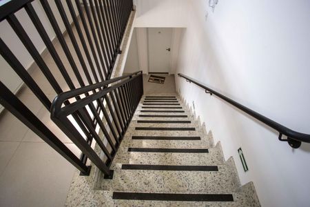 Apartamento à venda com 40m², 2 quartos e 1 vagaEscada