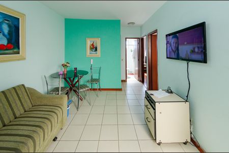Sala de apartamento à venda com 2 quartos, 40m² em Carlos Prates, Belo Horizonte