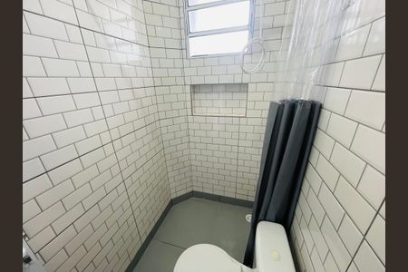 Banheiro de kitnet/studio para alugar com 1 quarto, 22m² em Vila Operária, Guarulhos