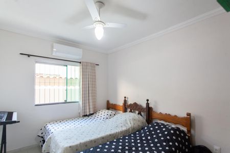 Casa à venda com 280m², 3 quartos e 3 vagas Casa à venda com 280m², 3 quartos e 3 vagasQuarto 1