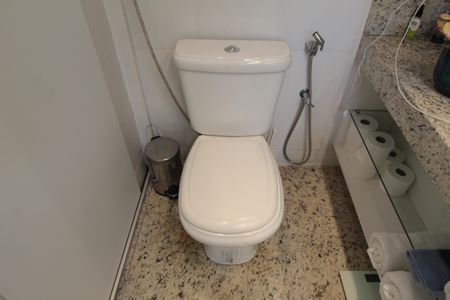 Apartamento à venda com 180m², 3 quartos e 4 vagasBanheiro da Suite 1