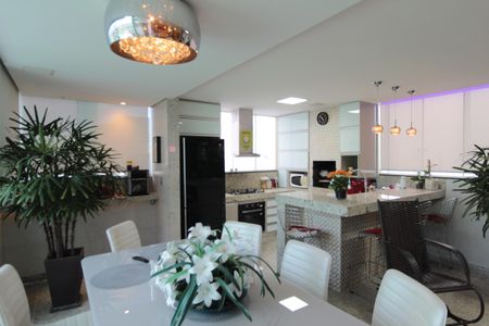 Apartamento à venda com 180m², 3 quartos e 4 vagasÁrea Gourmet