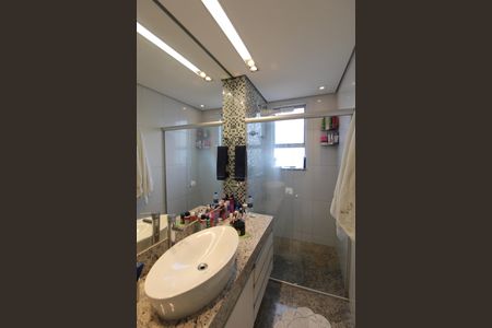 Apartamento à venda com 180m², 3 quartos e 4 vagasBanheiro da Suite 1