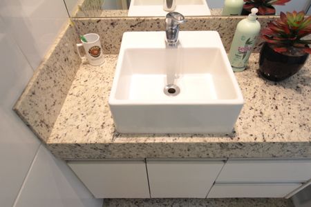 Apartamento à venda com 180m², 3 quartos e 4 vagasBanheiro da Suite 2