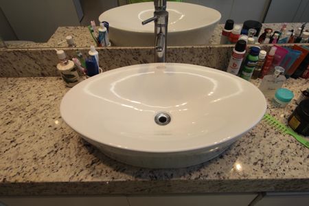 Apartamento à venda com 180m², 3 quartos e 4 vagasBanheiro da Suite 1