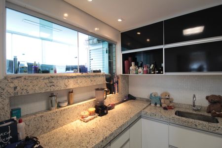 Apartamento à venda com 180m², 3 quartos e 4 vagasCozinha