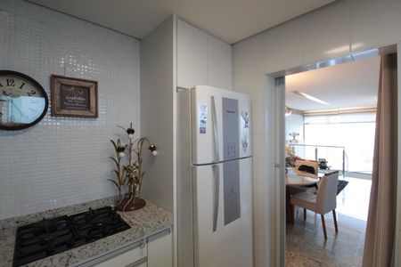 Apartamento à venda com 180m², 3 quartos e 4 vagasCozinha