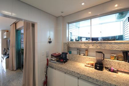 Apartamento à venda com 180m², 3 quartos e 4 vagasCozinha