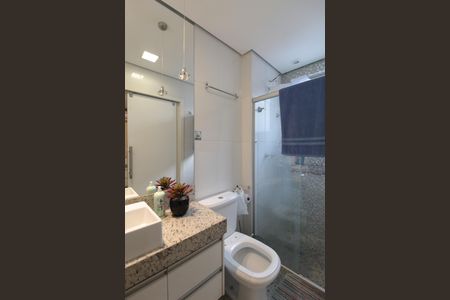 Apartamento à venda com 180m², 3 quartos e 4 vagasBanheiro da Suite 2