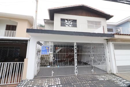 Casa à venda com 160m², 4 quartos e 2 vagasFachada