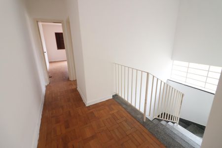 Casa à venda com 160m², 4 quartos e 2 vagasCorredor