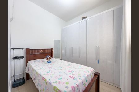 Casa à venda com 247m², 3 quartos e 2 vagas Casa à venda com 247m², 3 quartos e 2 vagasQuarto Casa 02