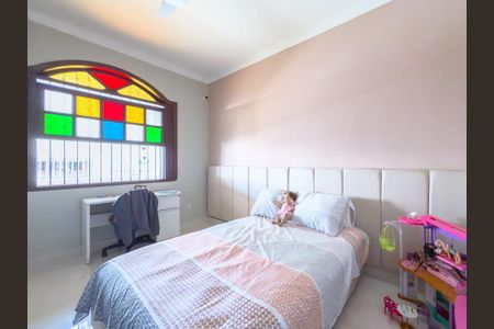 Casa à venda com 247m², 3 quartos e 2 vagas Casa à venda com 247m², 3 quartos e 2 vagasQuarto 2