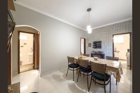 Casa à venda com 247m², 3 quartos e 2 vagas Casa à venda com 247m², 3 quartos e 2 vagasCopa