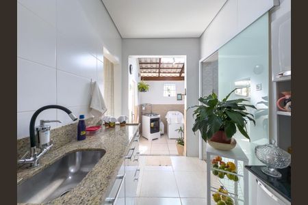 Casa à venda com 247m², 3 quartos e 2 vagas Casa à venda com 247m², 3 quartos e 2 vagasCozinha Casa 02