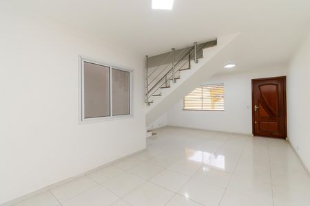 Casa à venda com 108m², 3 quartos e 2 vagasSala