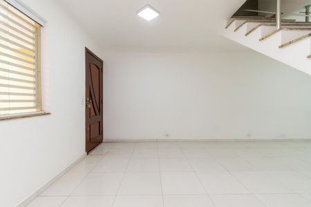 Casa à venda com 108m², 3 quartos e 2 vagasSala