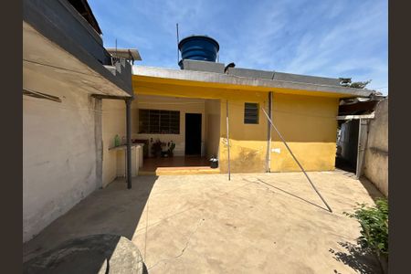 Casa para alugar com 329m², 2 quartos e 5 vagas Casa para alugar com 329m², 2 quartos e 5 vagasÁrea de Serviço e quintal