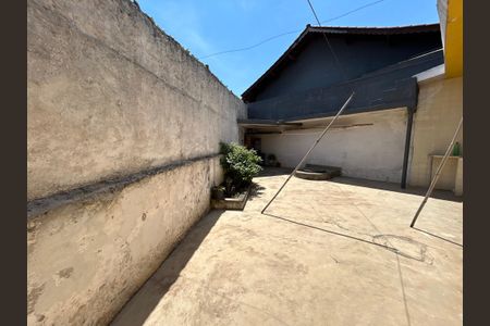 Casa para alugar com 329m², 2 quartos e 5 vagas Casa para alugar com 329m², 2 quartos e 5 vagasÁrea de serviço e quintal
