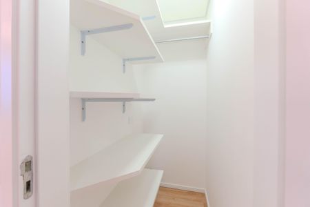 Apartamento à venda com 44m², 1 quarto e sem vaga Apartamento à venda com 44m², 1 quarto e sem vagaCloset