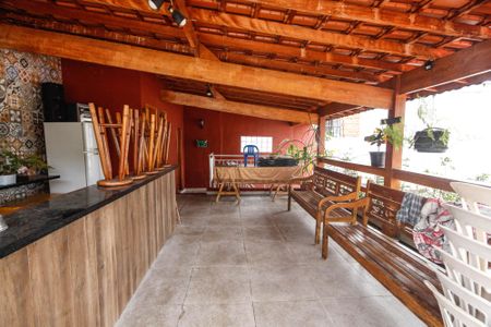 Casa à venda com 150m², 2 quartos e 2 vagas Casa à venda com 150m², 2 quartos e 2 vagasChurrasqueira