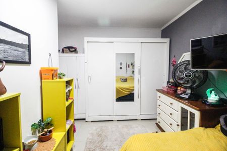 Casa à venda com 150m², 2 quartos e 2 vagas Casa à venda com 150m², 2 quartos e 2 vagasSuíte