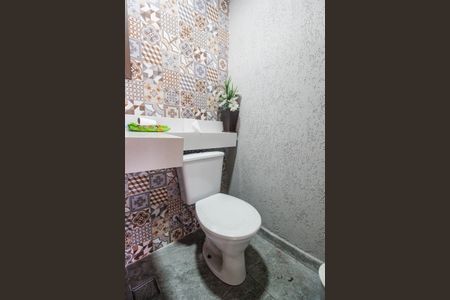 Casa à venda com 150m², 2 quartos e 2 vagas Casa à venda com 150m², 2 quartos e 2 vagasBanheiro de serviço