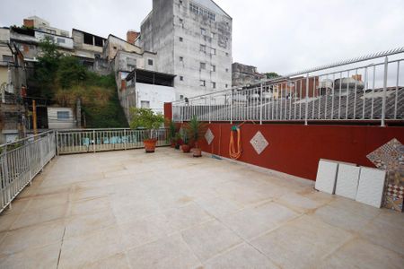 Casa à venda com 150m², 2 quartos e 2 vagas Casa à venda com 150m², 2 quartos e 2 vagasChurrasqueira