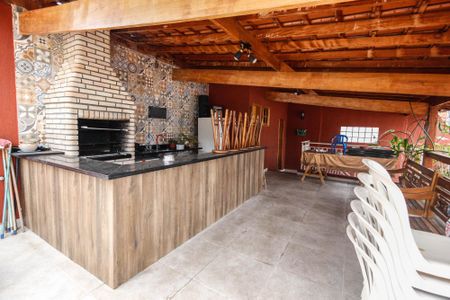 Casa à venda com 150m², 2 quartos e 2 vagas Casa à venda com 150m², 2 quartos e 2 vagasChurrasqueira