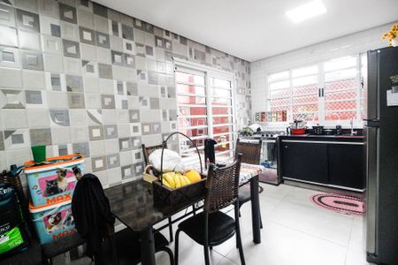 Casa à venda com 150m², 2 quartos e 2 vagas Casa à venda com 150m², 2 quartos e 2 vagasCozinha