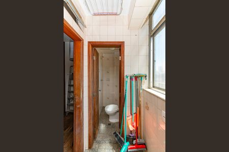 Apartamento à venda com 100m², 3 quartos e 1 vaga Apartamento à venda com 100m², 3 quartos e 1 vagaBanheiro de serviço