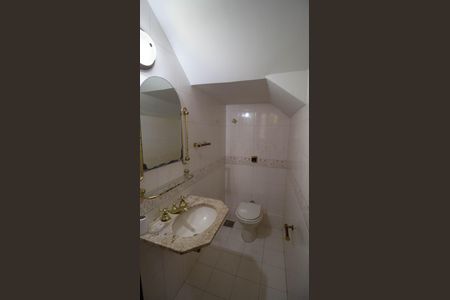 Casa de condomínio à venda com 333m², 5 quartos e 5 vagas Casa de condomínio à venda com 333m², 5 quartos e 5 vagasBanheiro 3