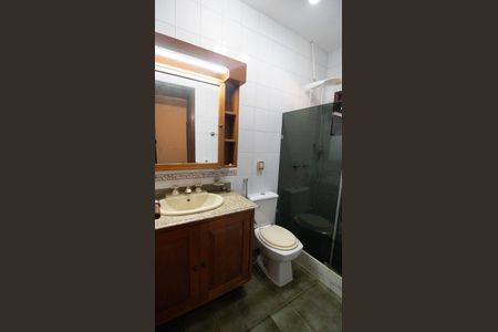 Casa de condomínio à venda com 333m², 5 quartos e 5 vagas Casa de condomínio à venda com 333m², 5 quartos e 5 vagasBanheiro 3
