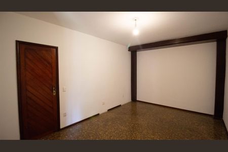 Casa de condomínio à venda com 333m², 5 quartos e 5 vagas Casa de condomínio à venda com 333m², 5 quartos e 5 vagasQuarto