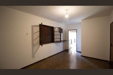 Casa de condomínio à venda com 333m², 5 quartos e 5 vagas Casa de condomínio à venda com 333m², 5 quartos e 5 vagasQuarto