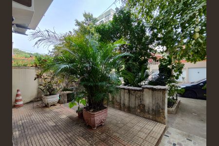 Apartamento à venda com 70m², 2 quartos e sem vaga Apartamento à venda com 70m², 2 quartos e sem vagaFachada e portaria