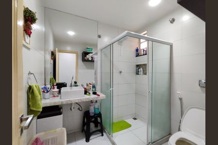 Apartamento à venda com 70m², 2 quartos e sem vaga Apartamento à venda com 70m², 2 quartos e sem vagaBanheiro Corredor