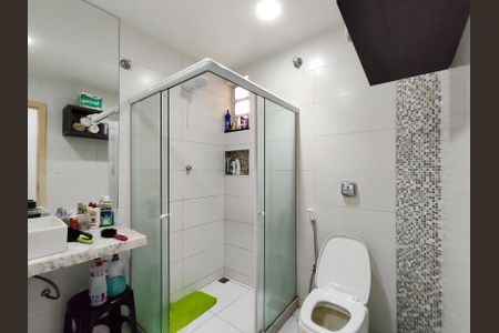 Apartamento à venda com 70m², 2 quartos e sem vaga Apartamento à venda com 70m², 2 quartos e sem vagaBanheiro Corredor